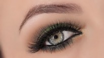 Yeşil Dumanlı Göz Makyajı Tekniği